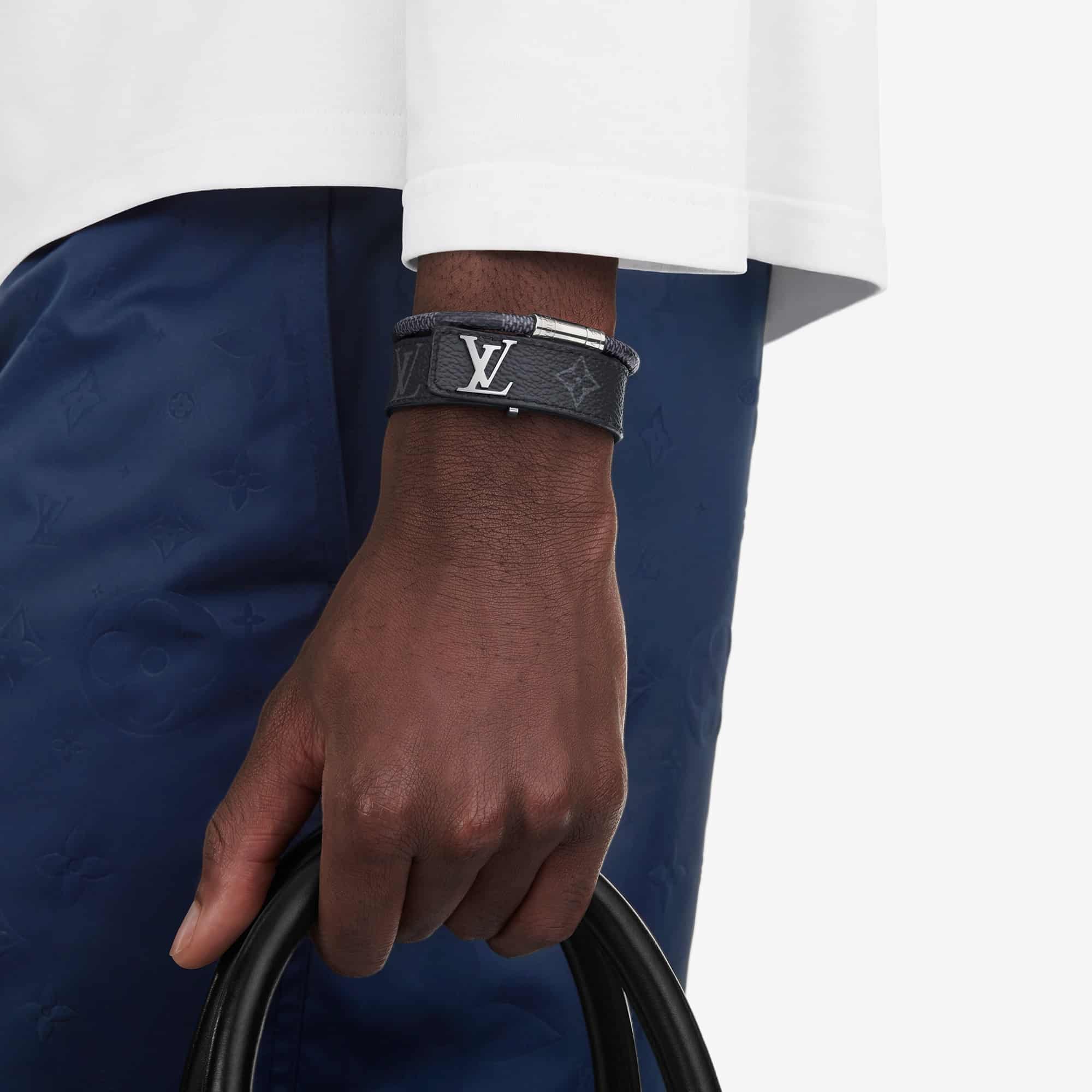 Shop Louis Vuitton Keep it double leather bracelet (KEEP IT DOUBLE LEATHER  BRACELET, M6555D) by Mikrie